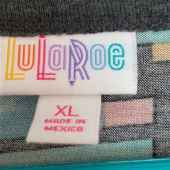 LuLaRoe Randy Top - Picture 3 of 5